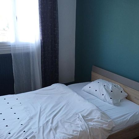 Elzao Hotel Лион Екстериор снимка